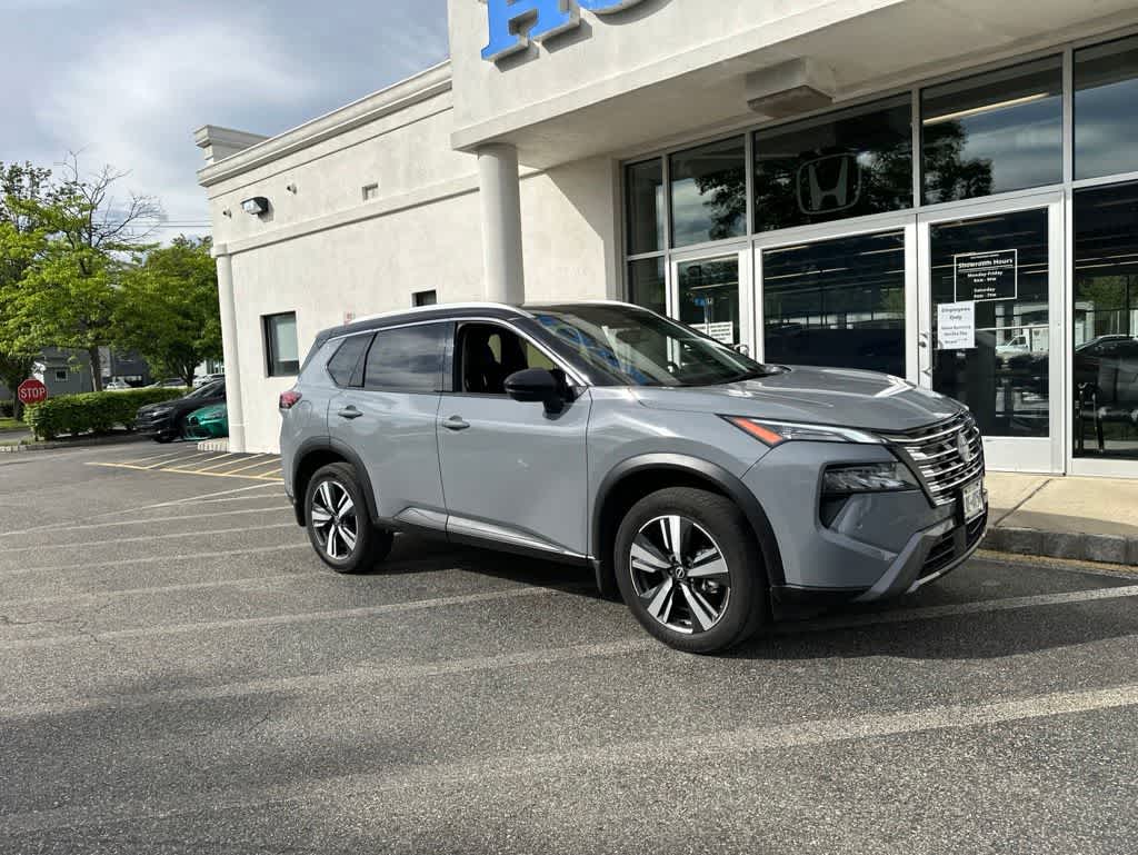 2025 Nissan Rogue SL