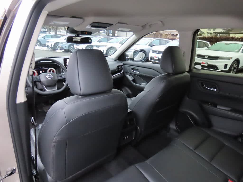 2025 Nissan Rogue SL