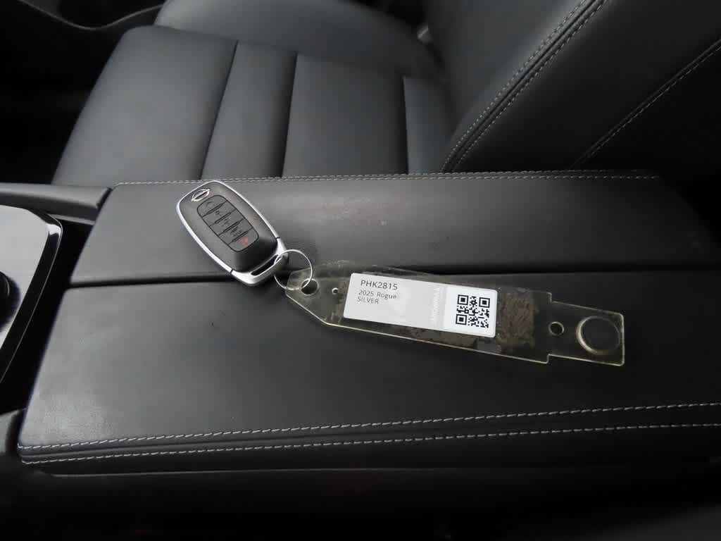 2025 Nissan Rogue SL