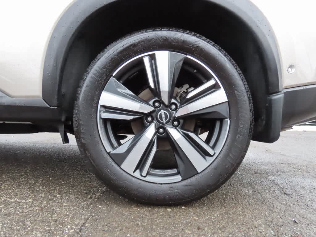 2025 Nissan Rogue SL