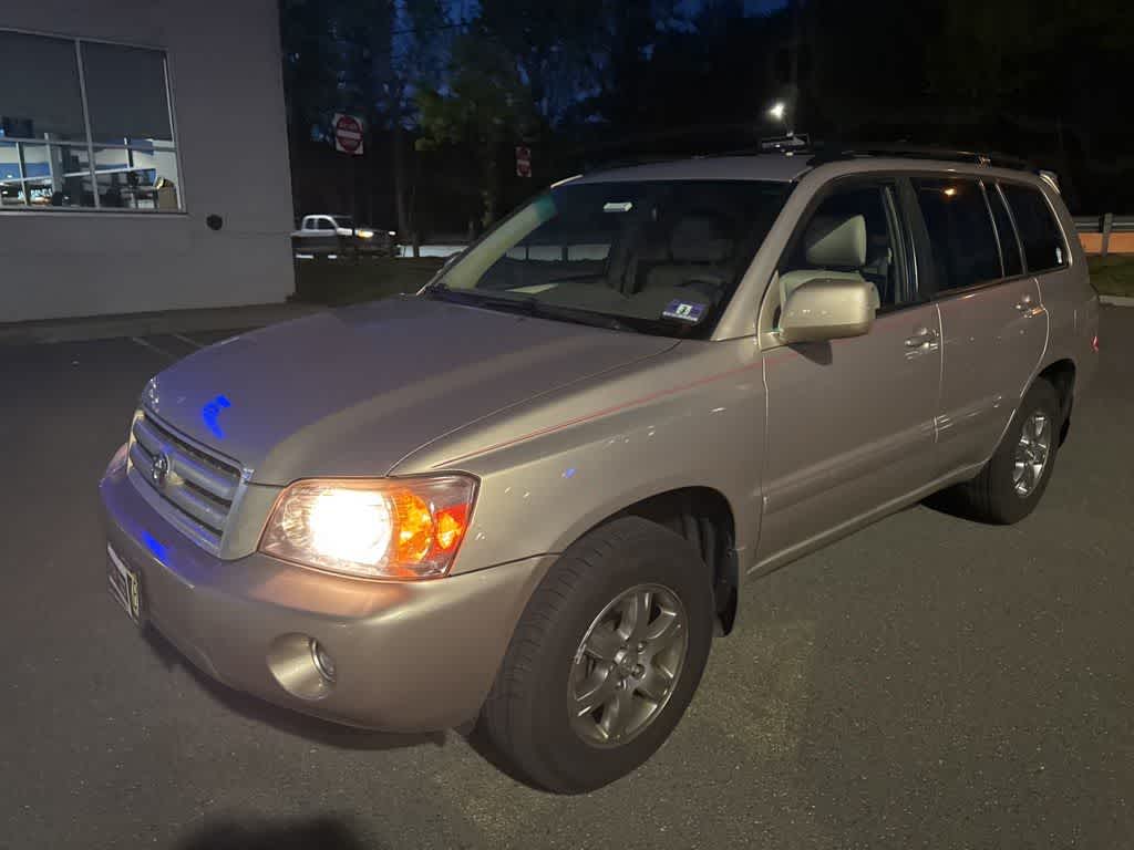 2004 Toyota Highlander 4dr V6 4WD w/3rd Row (Natl)