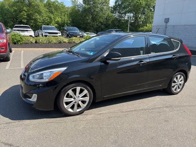 2014 Hyundai Accent 5-Door SE