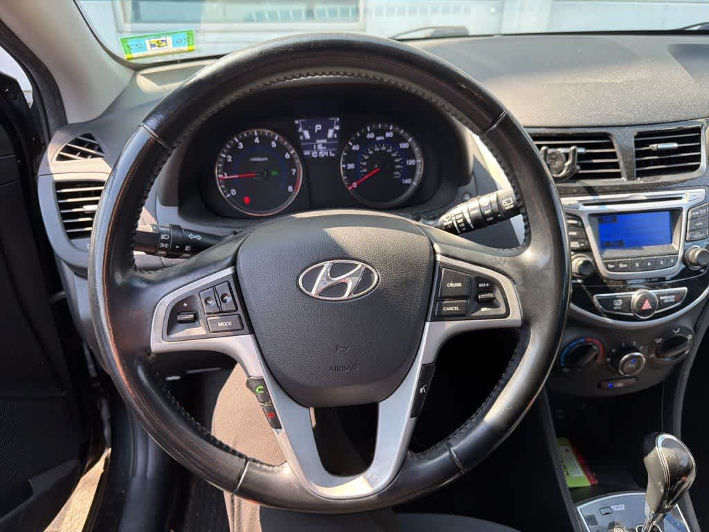 2014 Hyundai Accent 5-Door SE