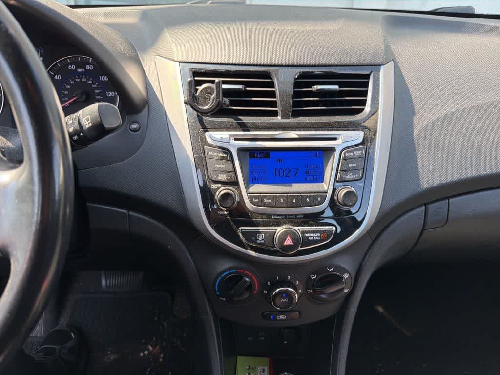 2014 Hyundai Accent 5-Door SE