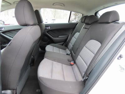 2016 Kia Forte 5-Door LX