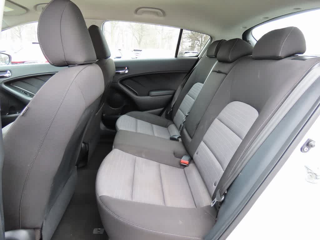 2016 Kia Forte 5-Door LX