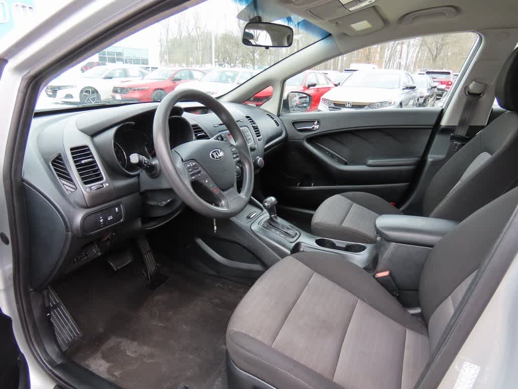 2016 Kia Forte 5-Door LX