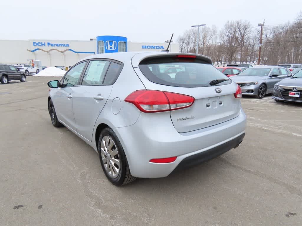 2016 Kia Forte 5-Door LX