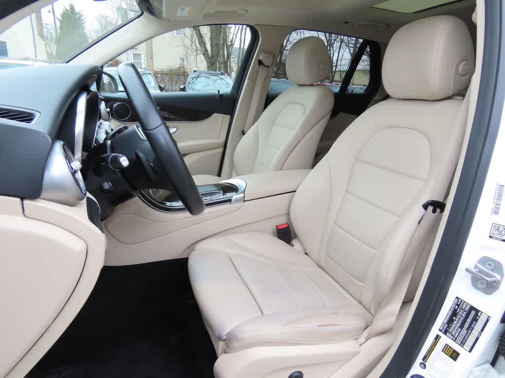 2021 Mercedes-Benz GLC 300 GLC 300