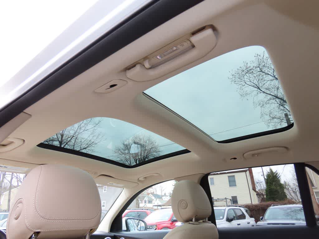 2021 Mercedes-Benz GLC 300 GLC 300