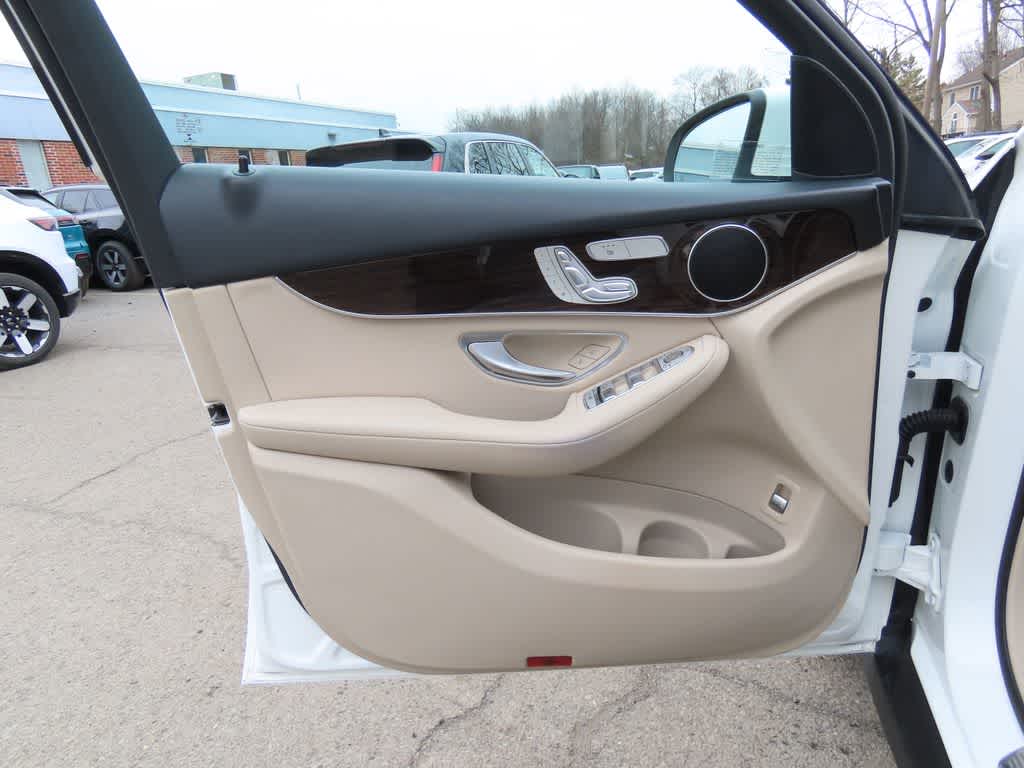 2021 Mercedes-Benz GLC 300 GLC 300